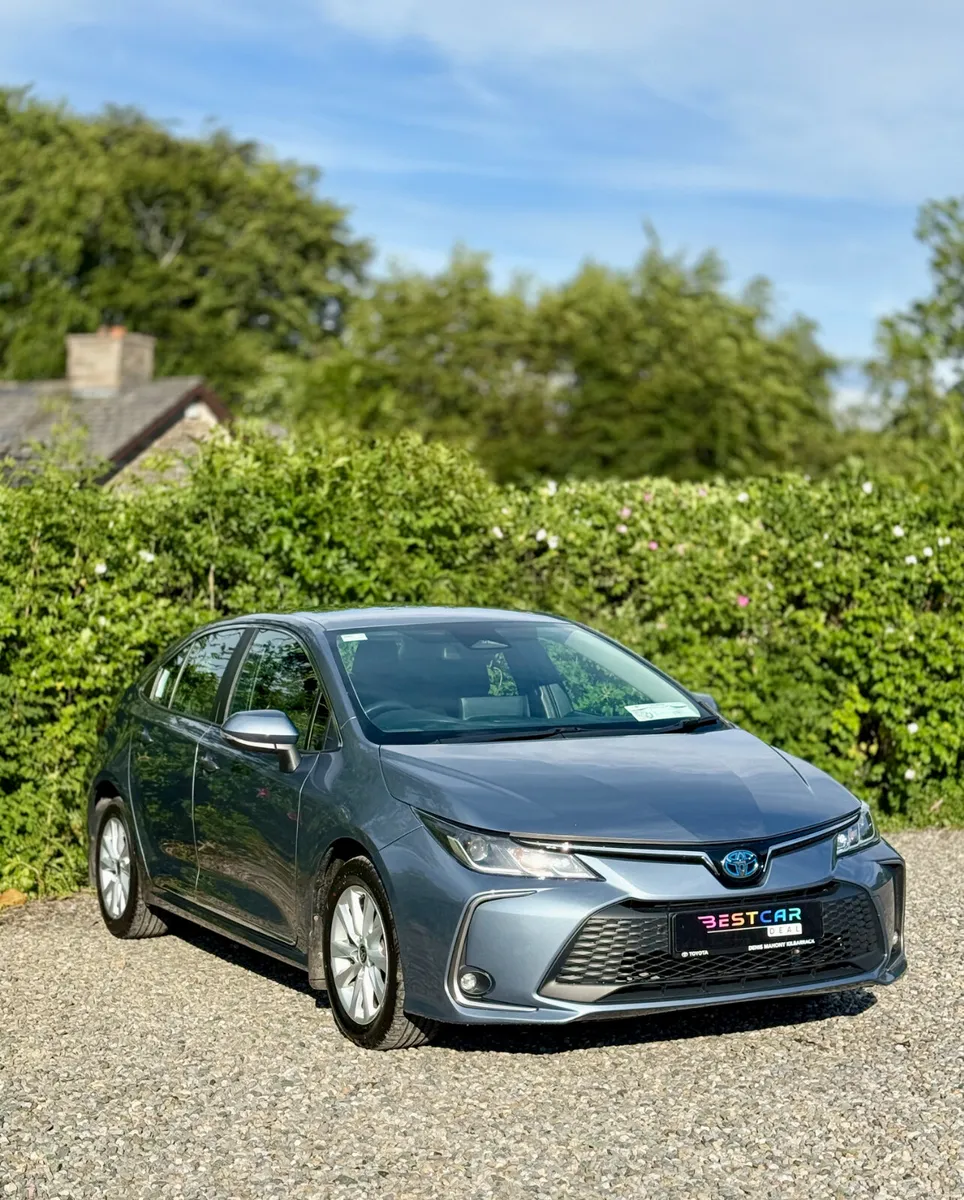 2023 Toyota Corolla Saloon 1.8 Hybrid Luna Auto - Image 2
