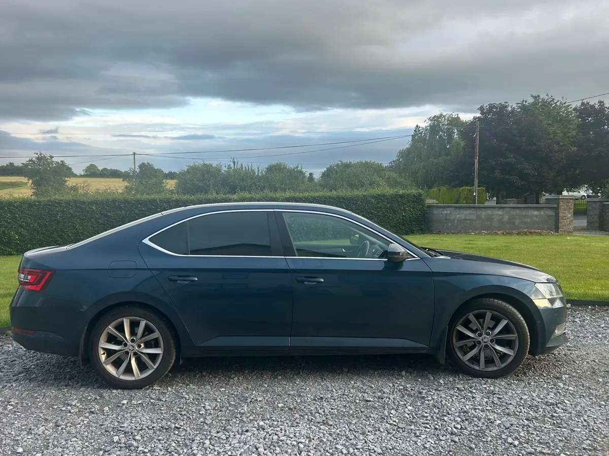 Skoda Superb 2016 - Image 1