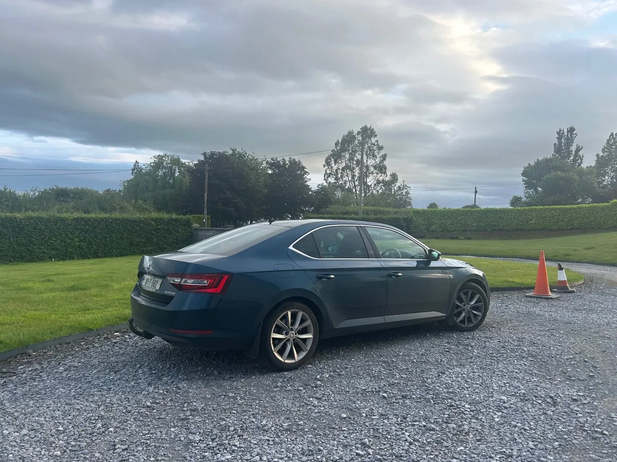 Skoda Superb 2016 - Image 4