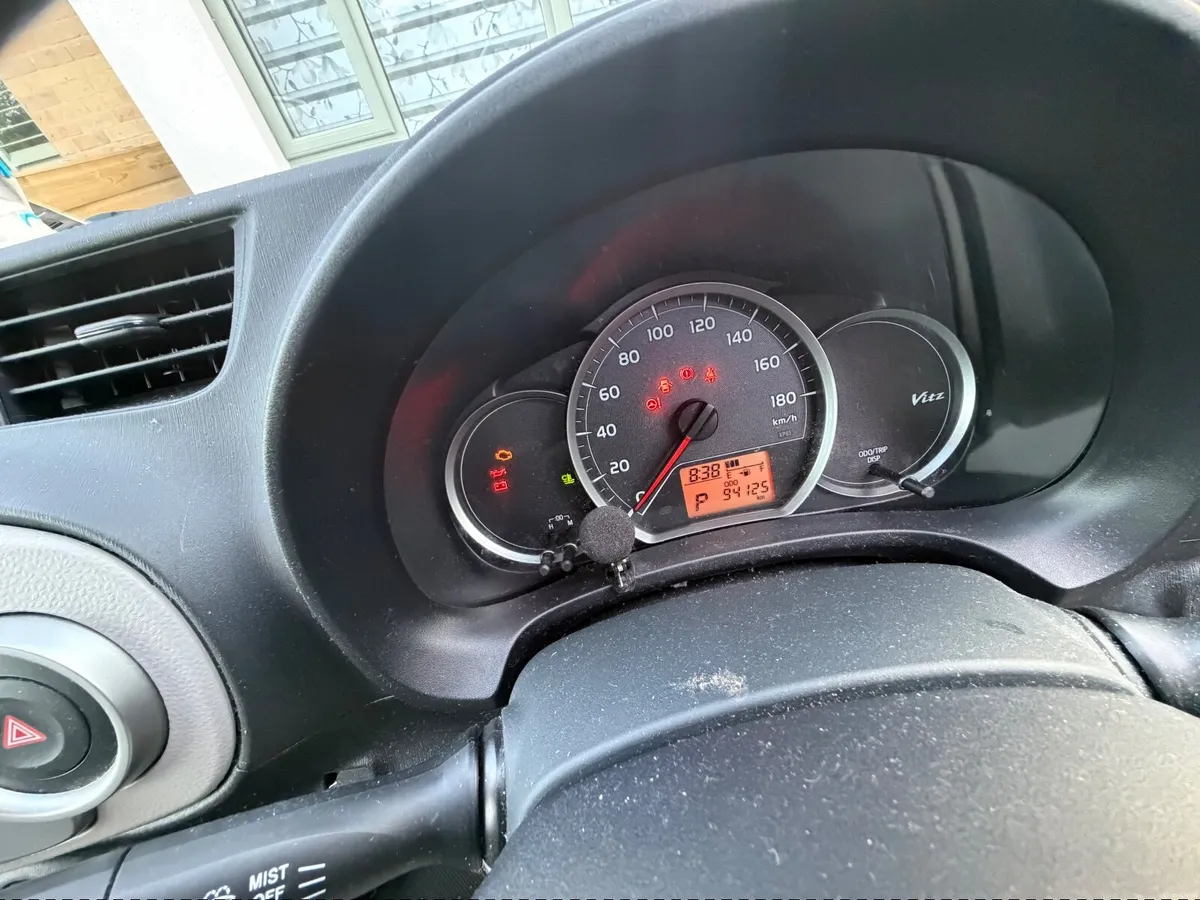 Toyota Vitz 2013 - Image 4