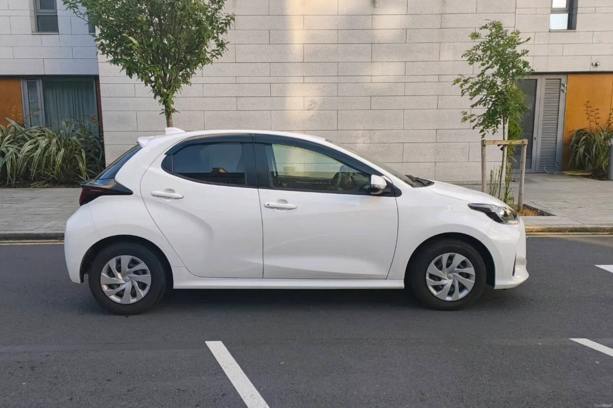 Toyota Yaris - 2021. Hybrid, Automatic, NCT 2028. - Image 3