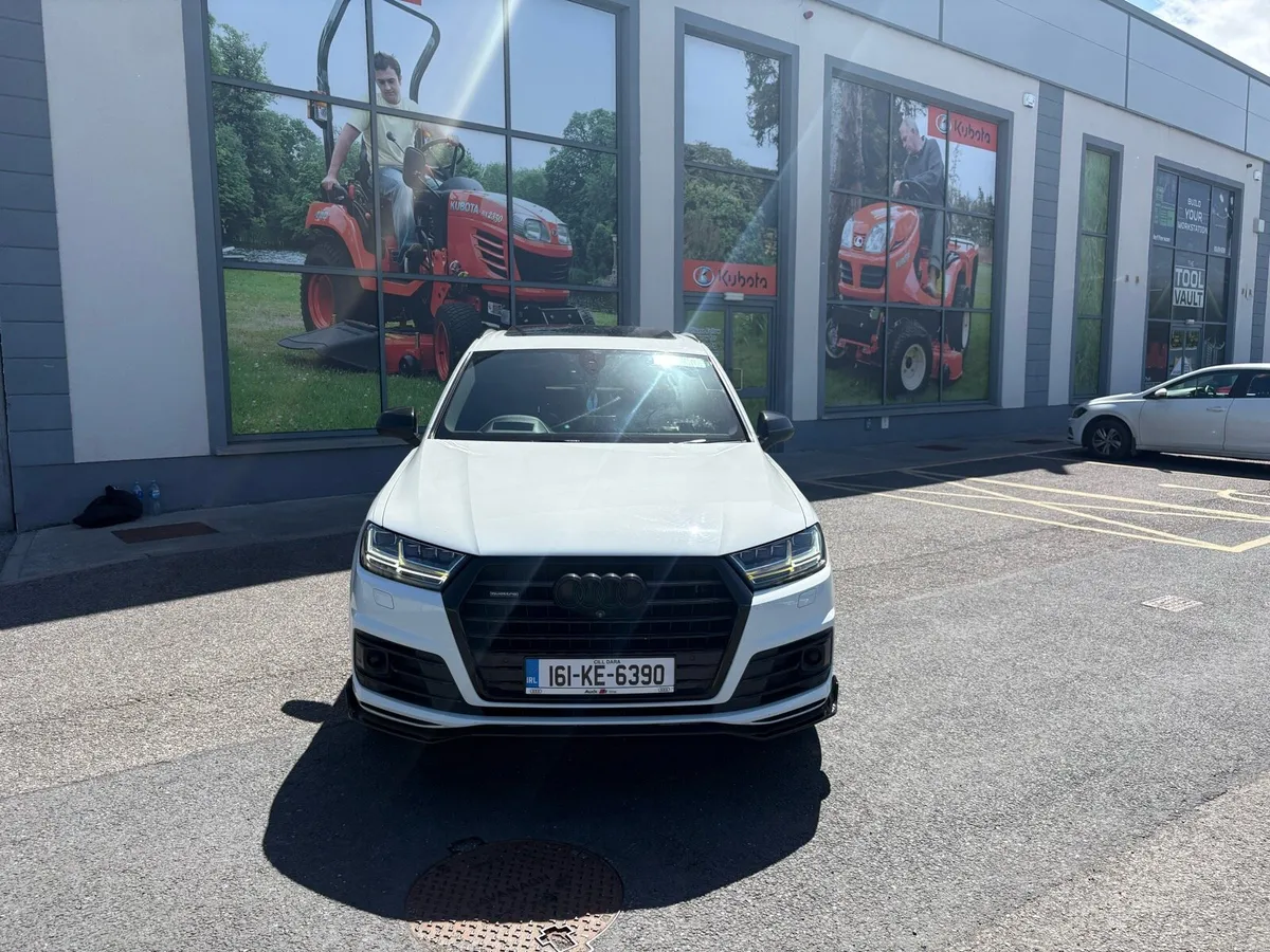 Audi Q7 S-line *High Spec* - Image 2