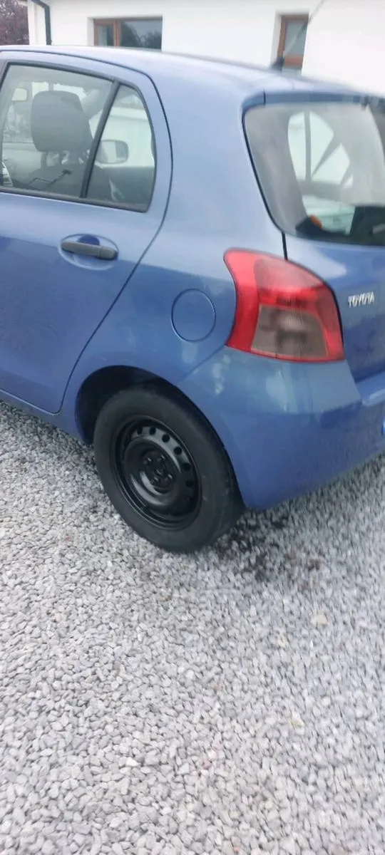 2009 Toyota Yaris - Image 3