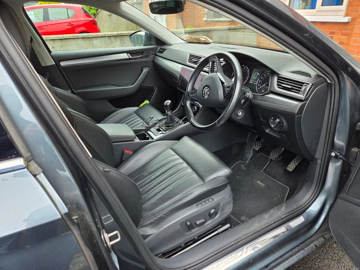 Skoda Superb 2018 - Image 1