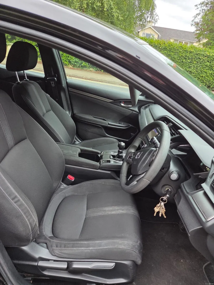 Honda Civic 2017 - Image 4