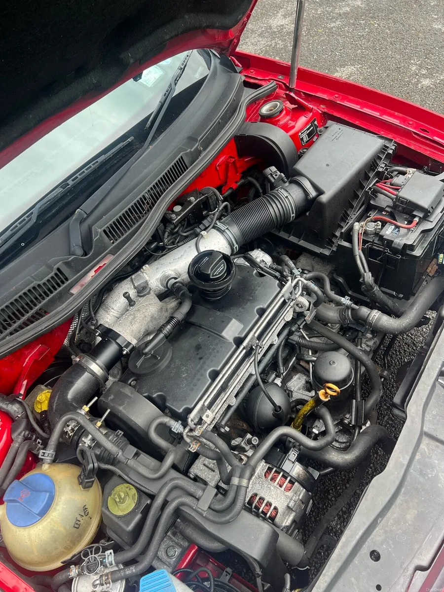 Volkswagen Golf - Image 1