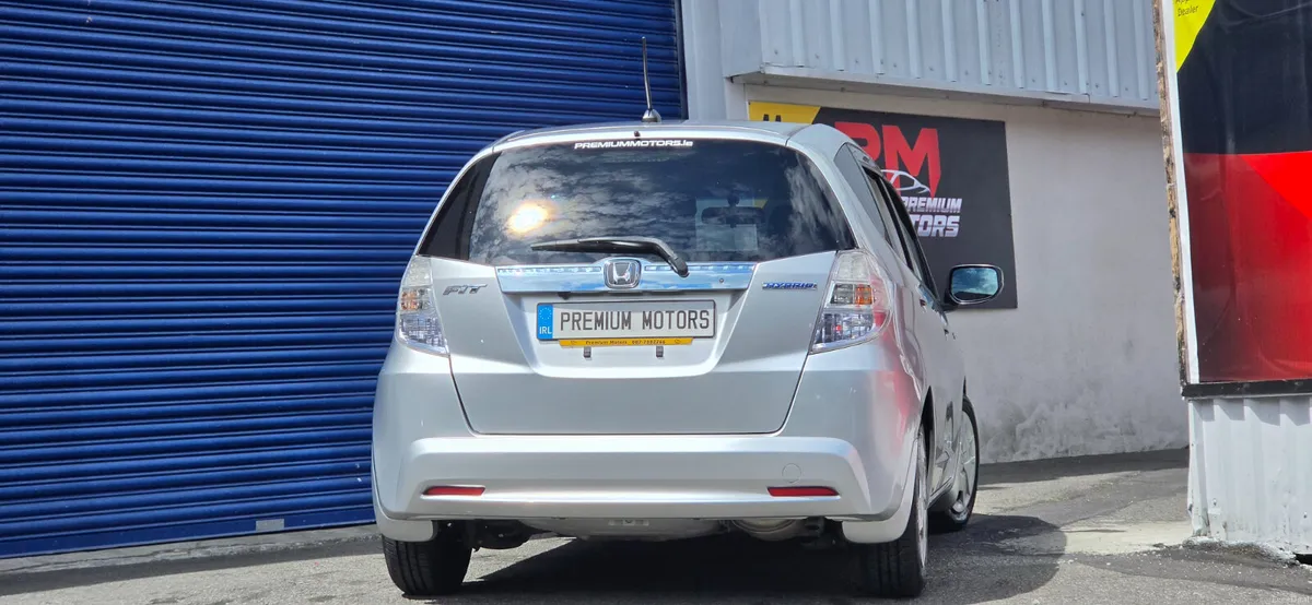 Honda Fit Hybrid Automatic - Image 3