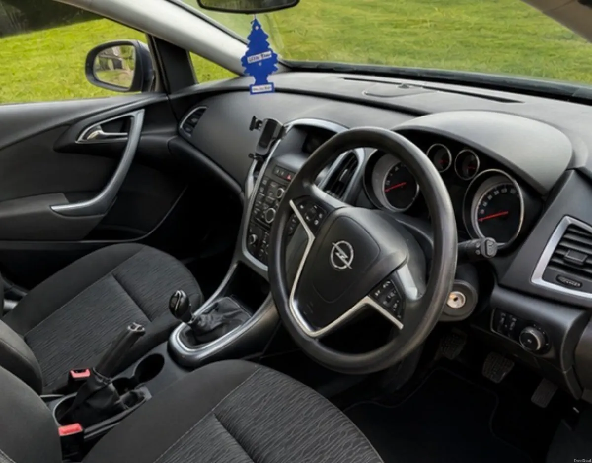 151 Opel Astra 1.7 CDTI with new NCT - Image 4