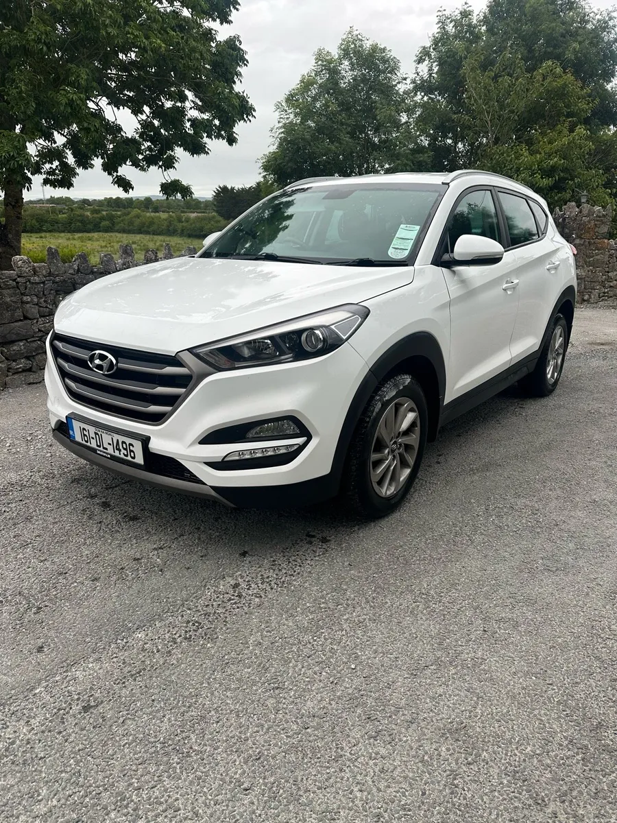 2016 Hyundai Tucson Executive - Image 2