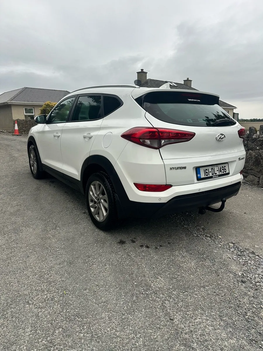2016 Hyundai Tucson Executive - Image 3