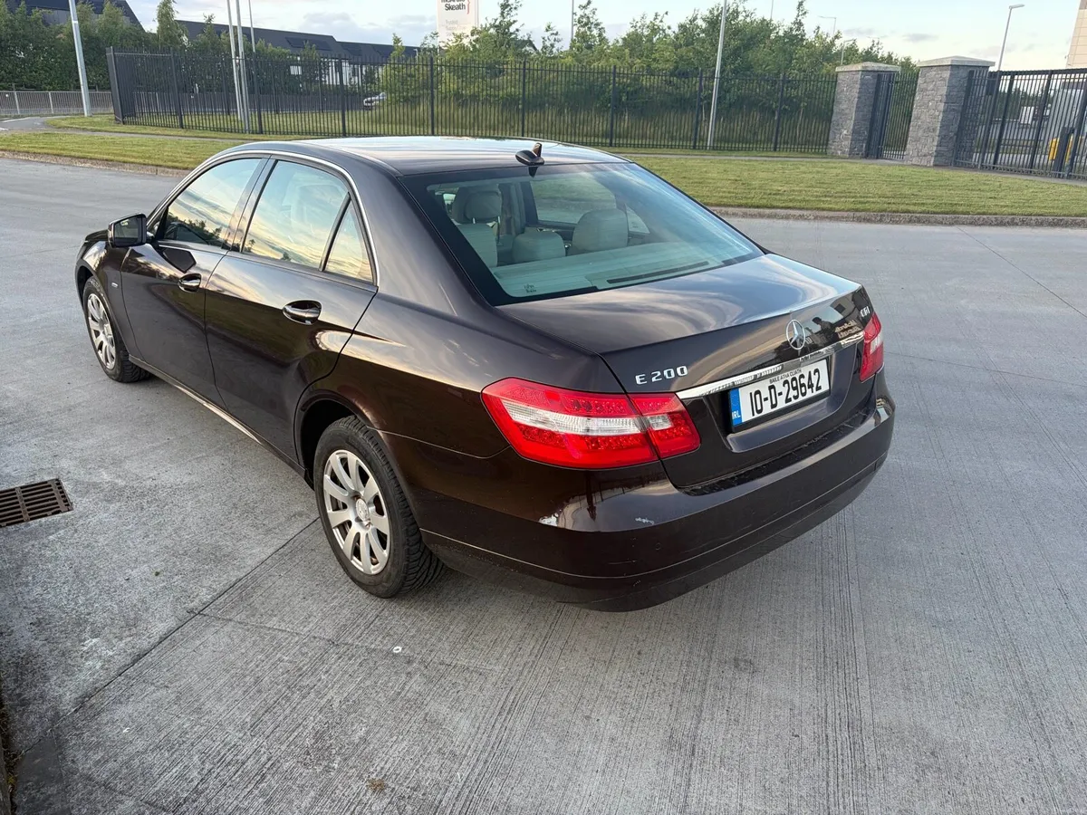 2010 Mercedes E200 - Image 2