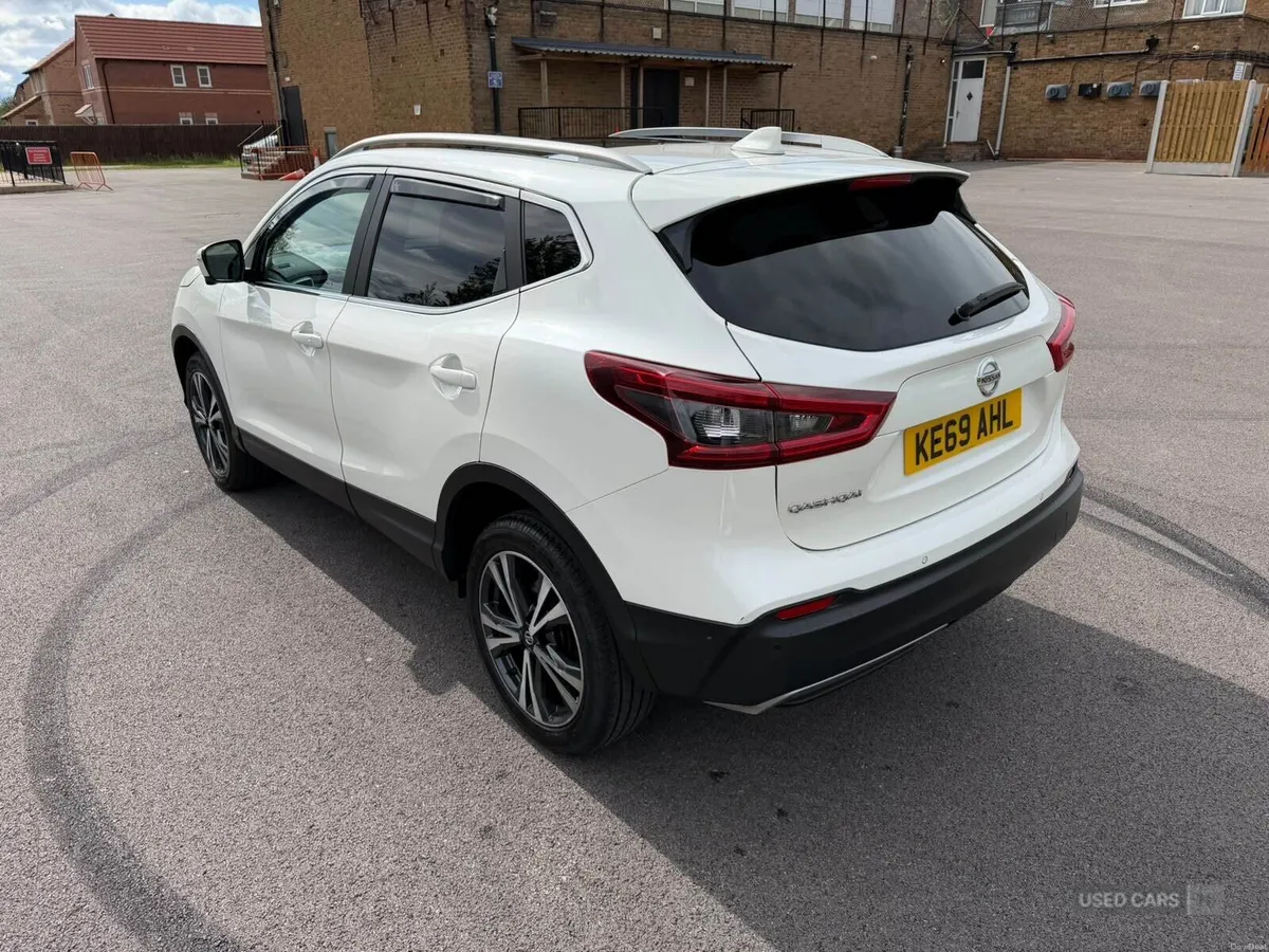 Nissan Qashqai HATCHBACK - Image 2