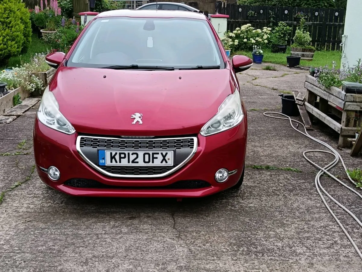 Peugeot 208 - Image 2