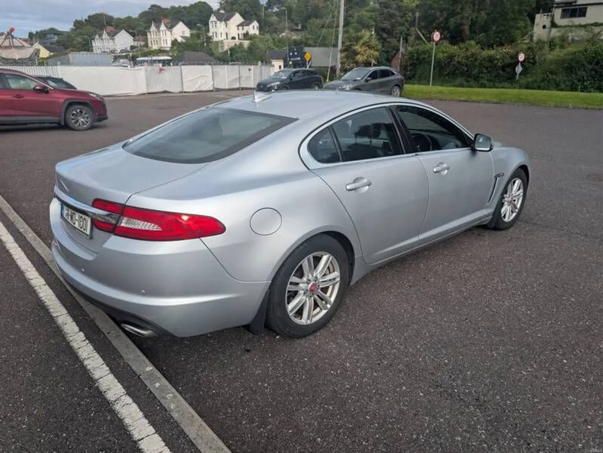 Jaguar XF 2.2 Diesel Automatic 2014 - Image 4