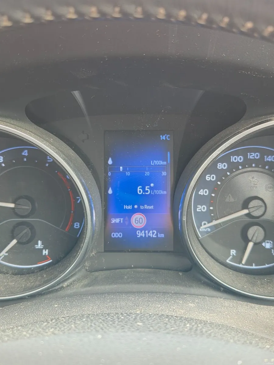 Toyota Auris 2018 LUNA - Image 4
