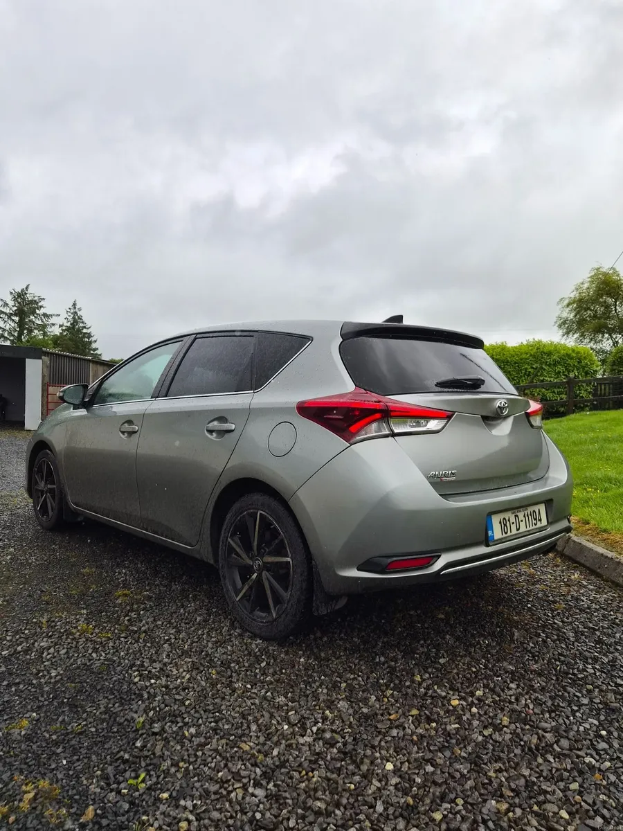 Toyota Auris 2018 LUNA - Image 3