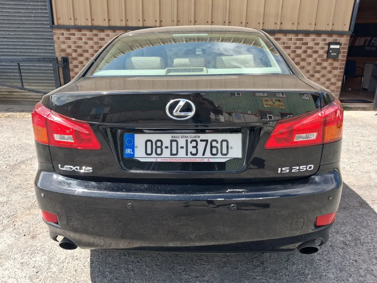 Lexus IS250 - Image 4