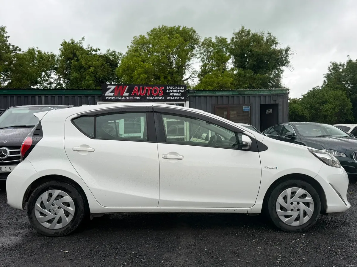 182 Toyota Aqua Hybrid - Image 5