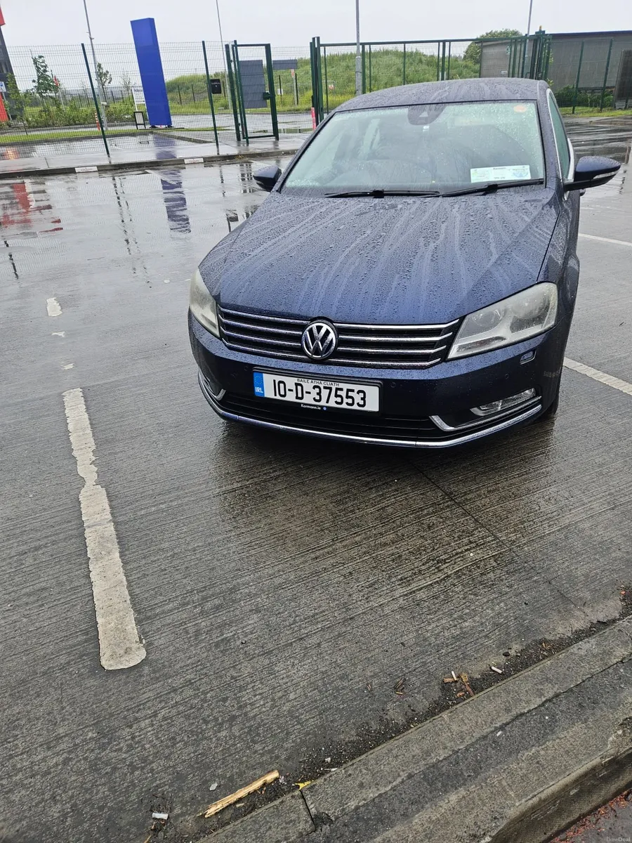Volkswagen Passat 2010 - Image 1