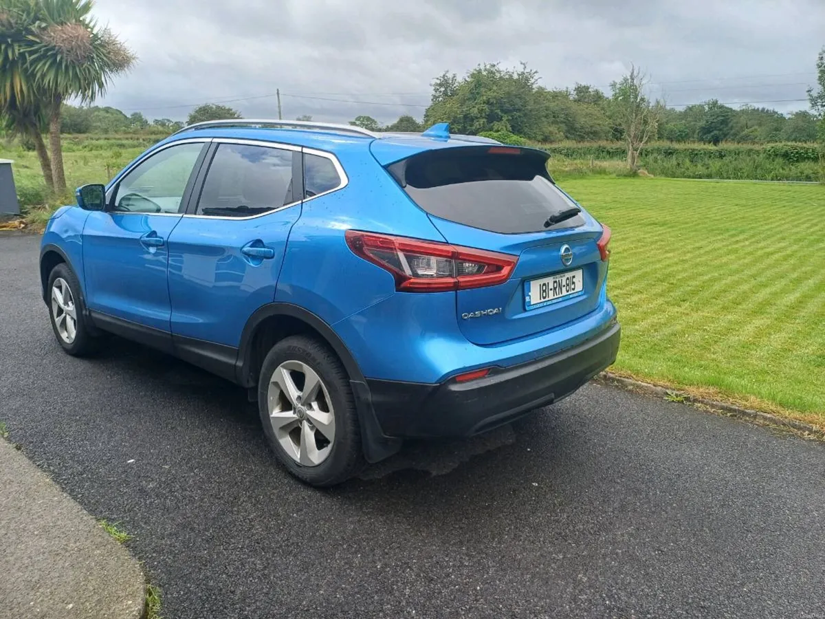 Car - Image 2