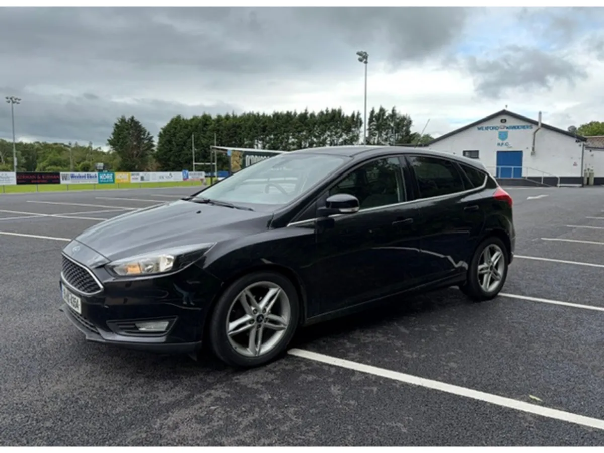 Ford Focus ZETEC 120PS 5DR - Image 4