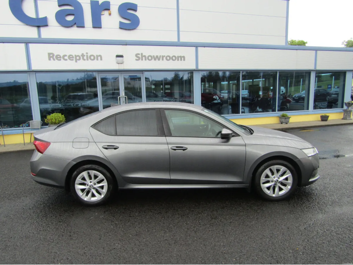 Skoda Octavia AMBITION 2.0 TDI 150 AUTOMATIC - Image 3
