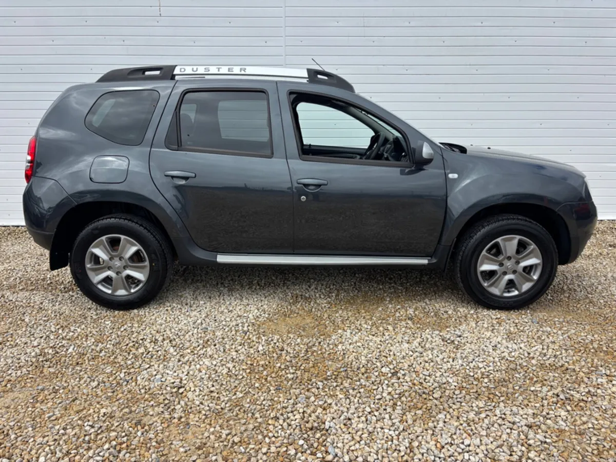 Dacia Duster SIGNATURE 1.5 DCI 110 4 4DR - Image 3