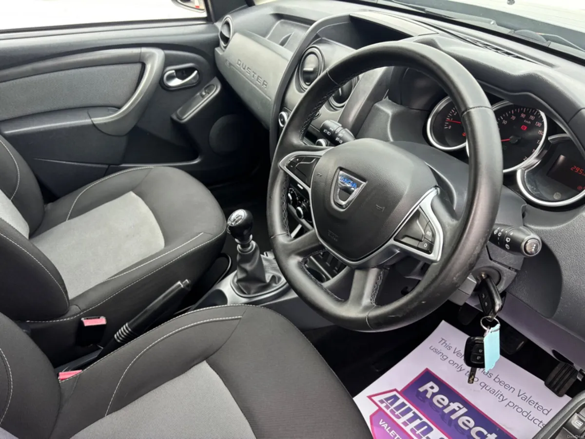 Dacia Duster SIGNATURE 1.5 DCI 110 4 4DR - Image 4