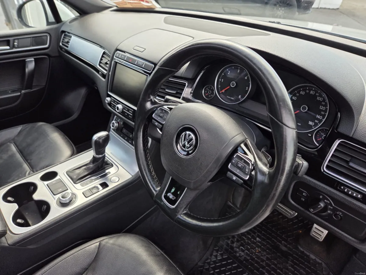 Volkswagen Touareg V6 R-LINE TDI BLUEMOTION TECHNO - Image 2