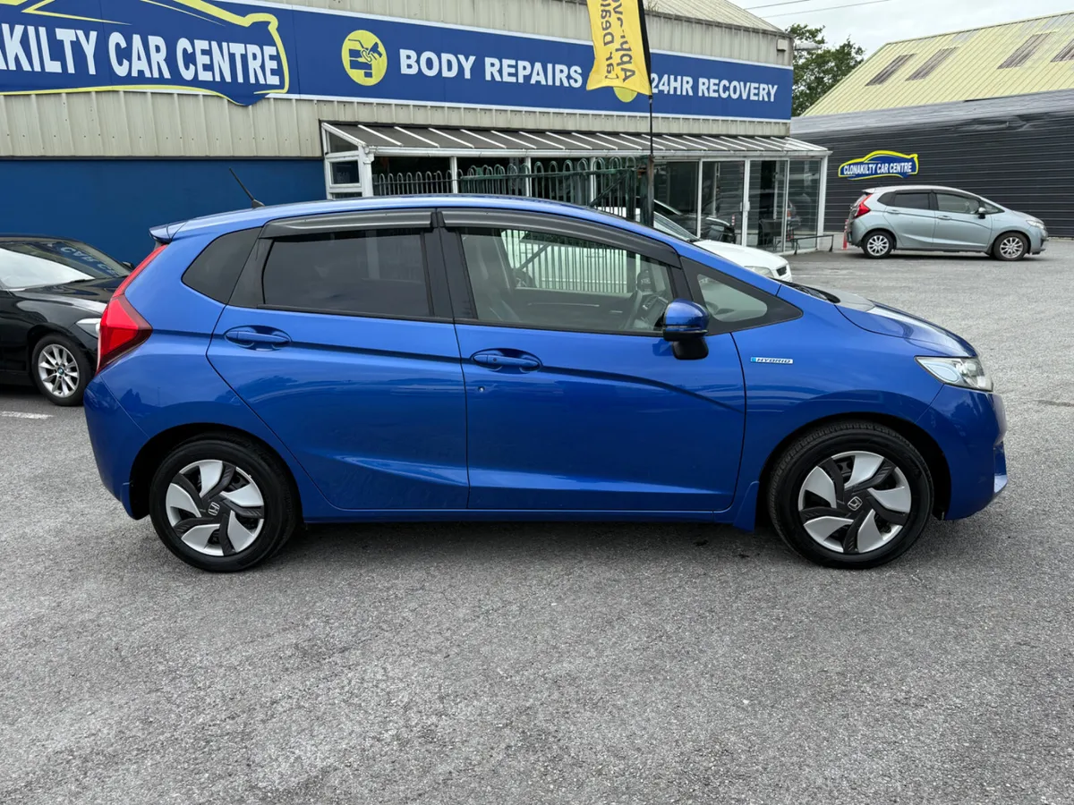 14 Honda Fit Self Charging Hybrid - Image 5