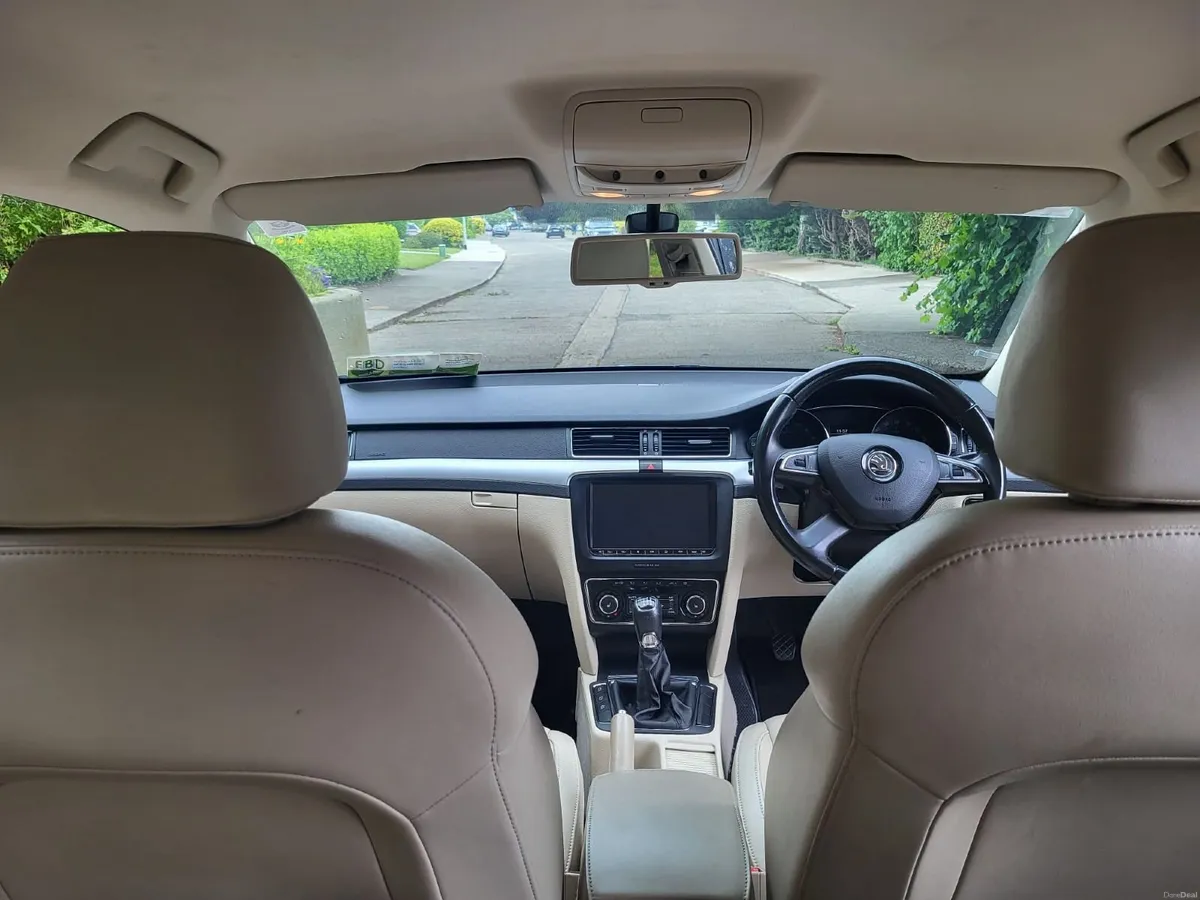 Skoda Superb 2014 Elegance 2.0 TDI (170bhp) - Image 4