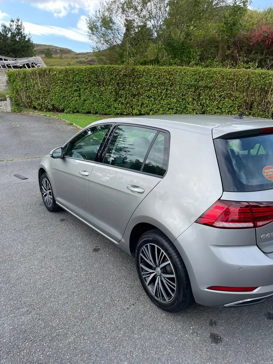 2017 Volkswagen Golf - Image 3