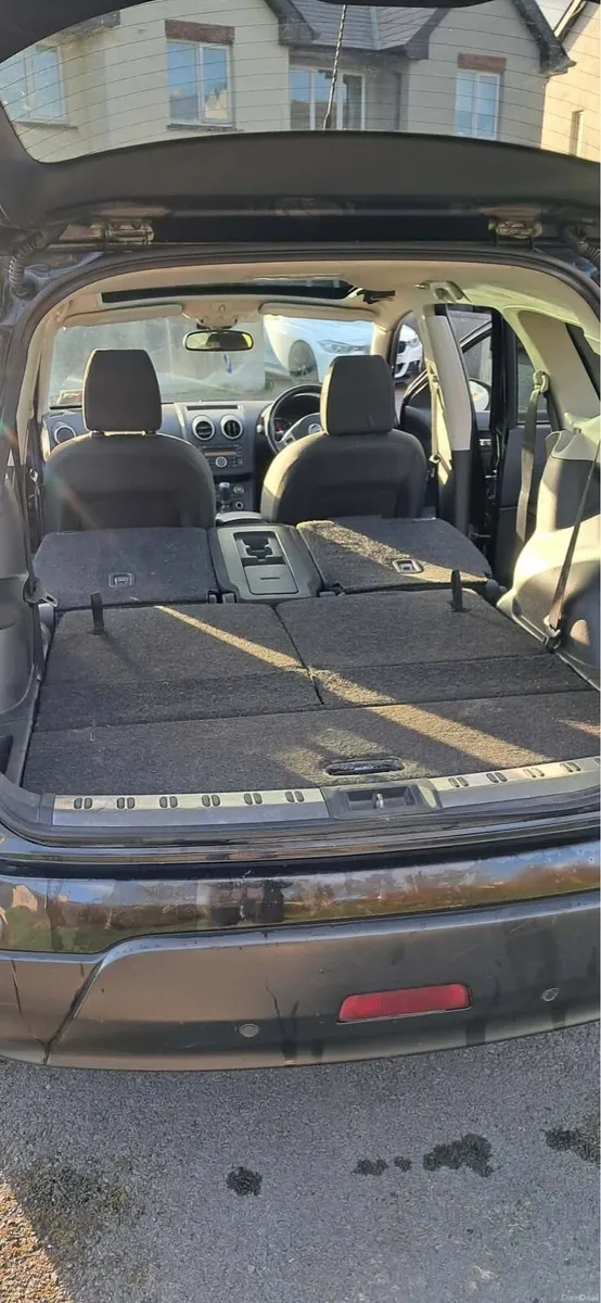 Nissan Quashqai 7 Seater - Image 2