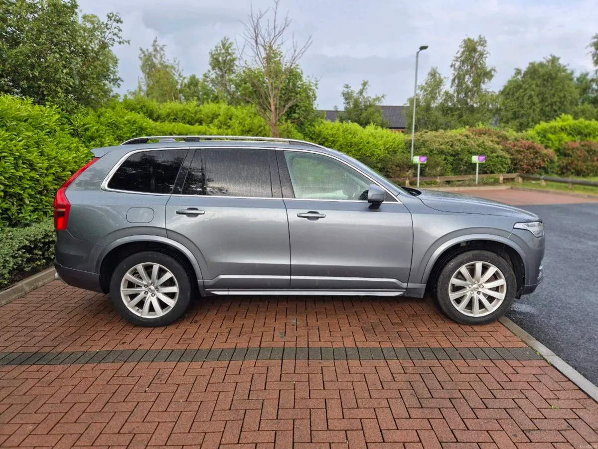 Volvo XC90 - Image 2