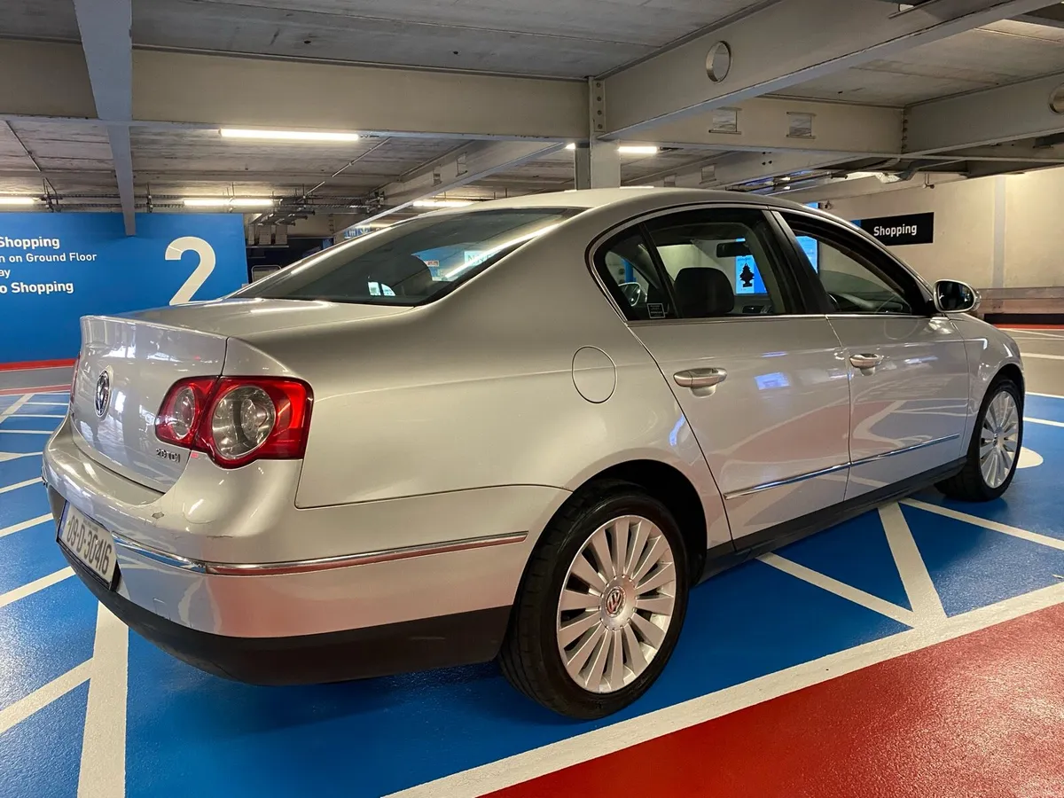 Vw Passat automatic - Image 2