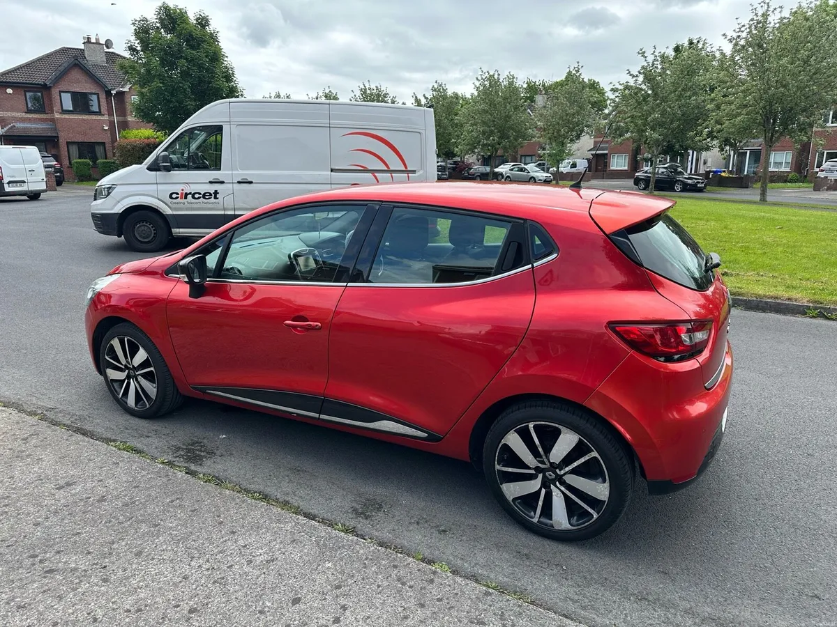 Renault Clio Automatic - Image 4