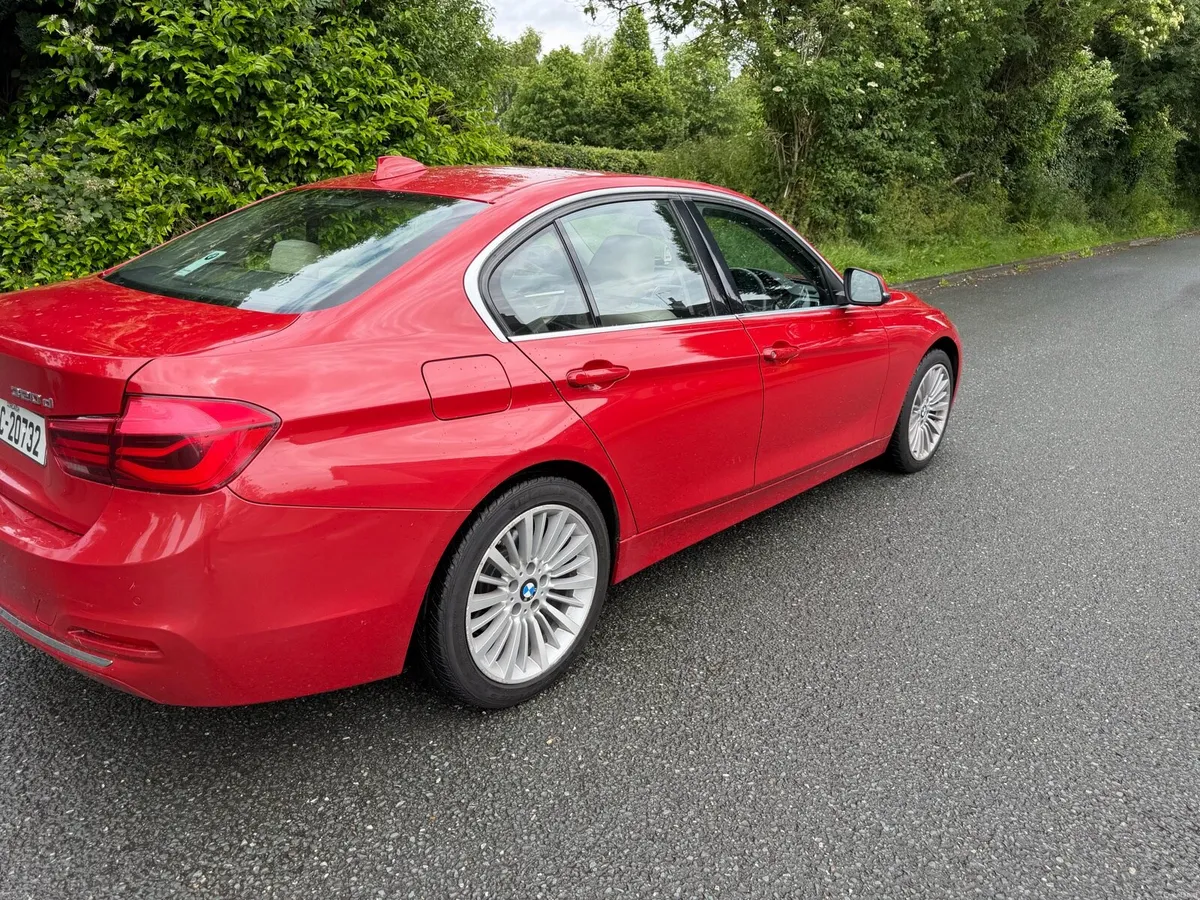 Bmw 320d Luxury model Automatic - Image 3