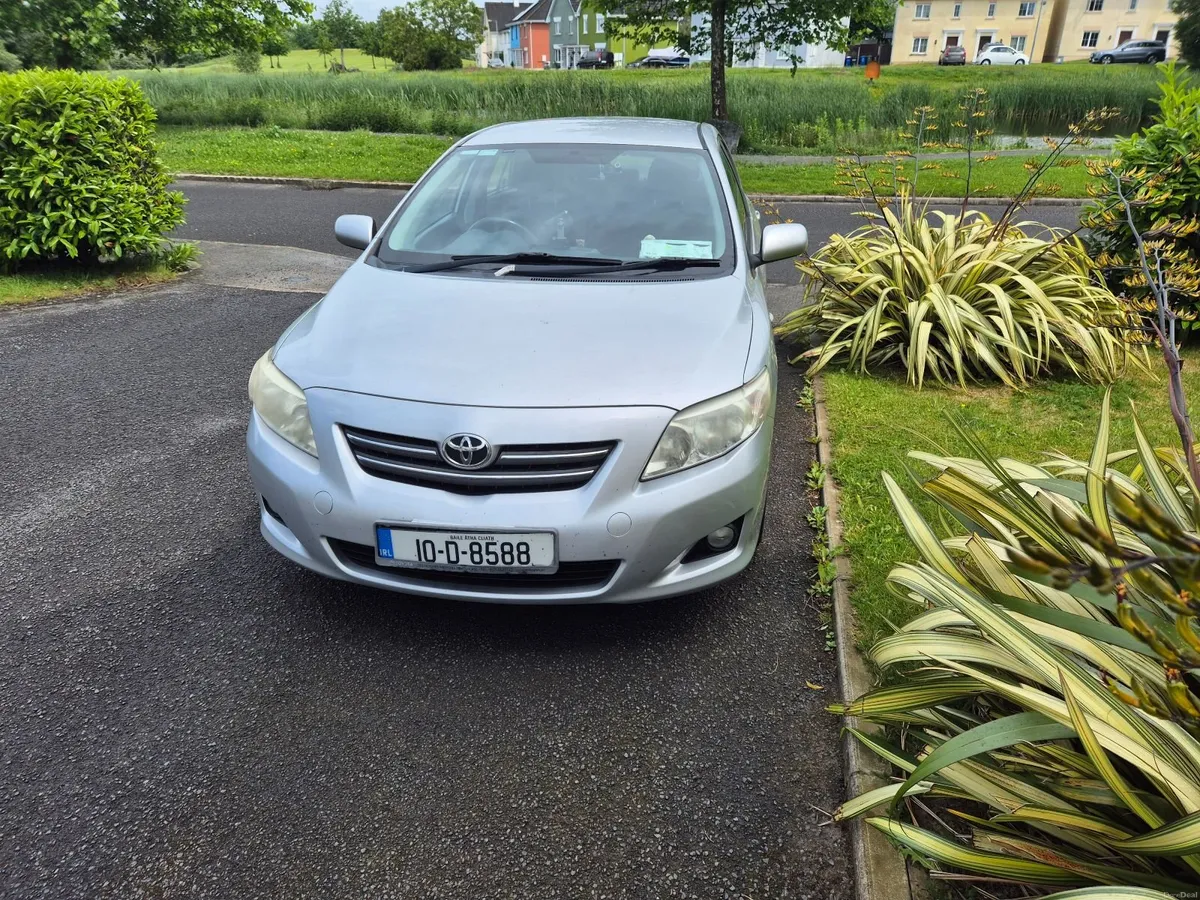 Toyota Corolla 2010 - Image 2