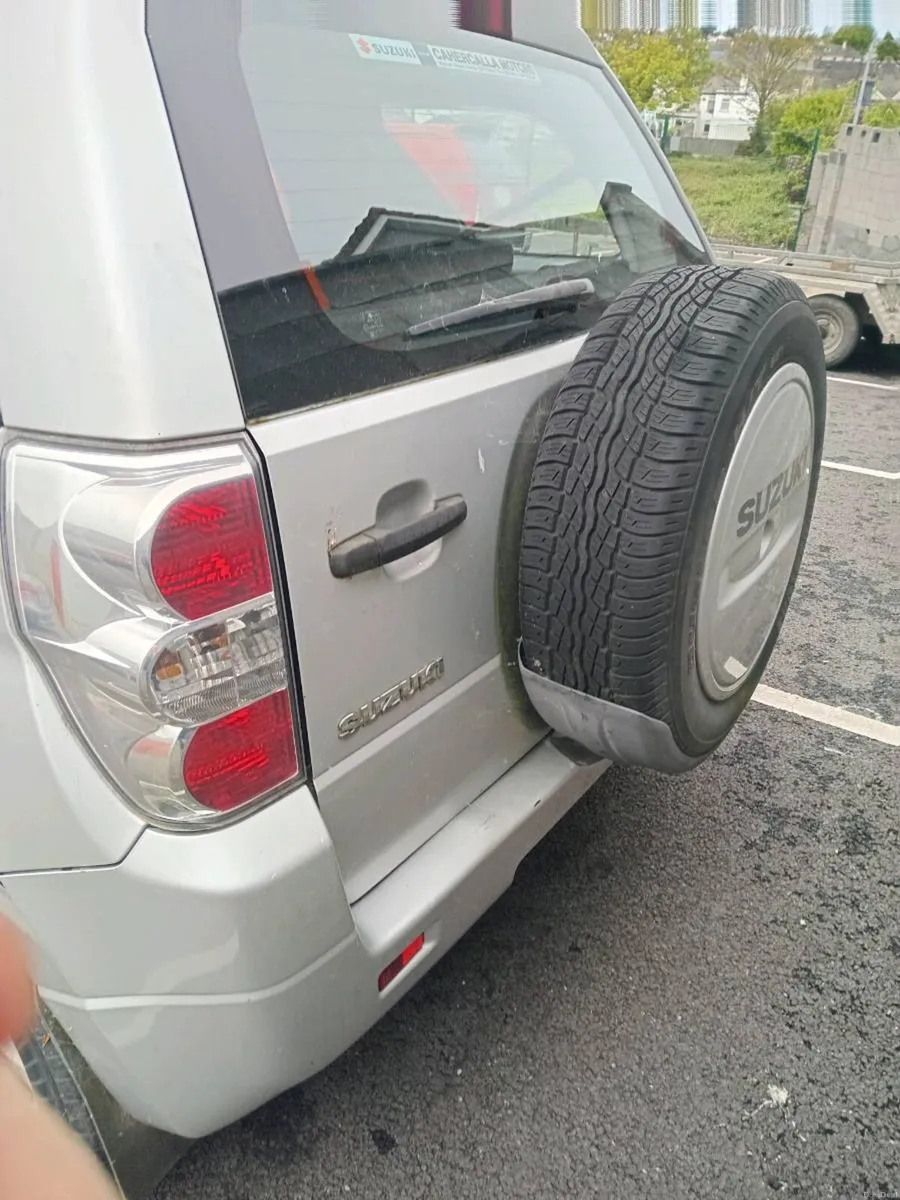 Silver suski grand vitara - Image 1