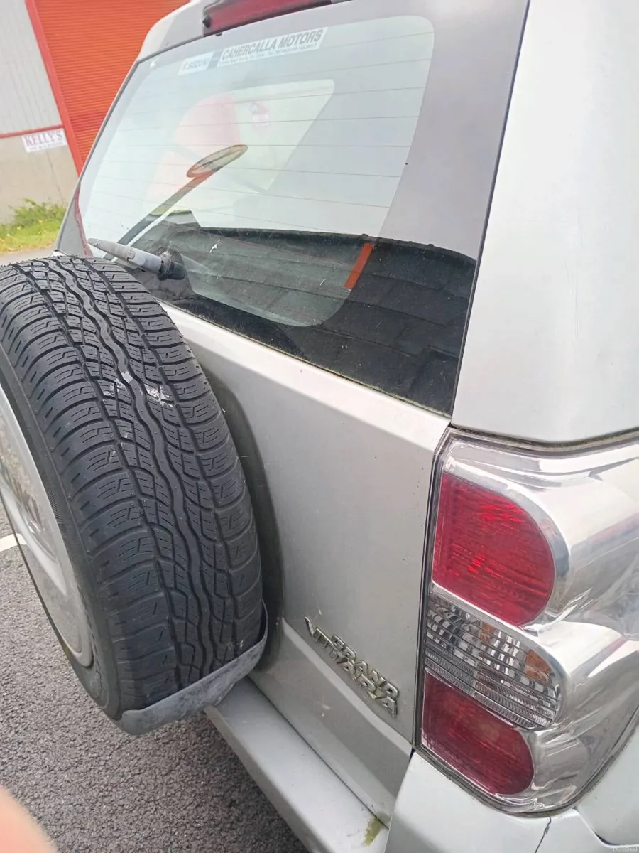 Silver suski grand vitara - Image 2