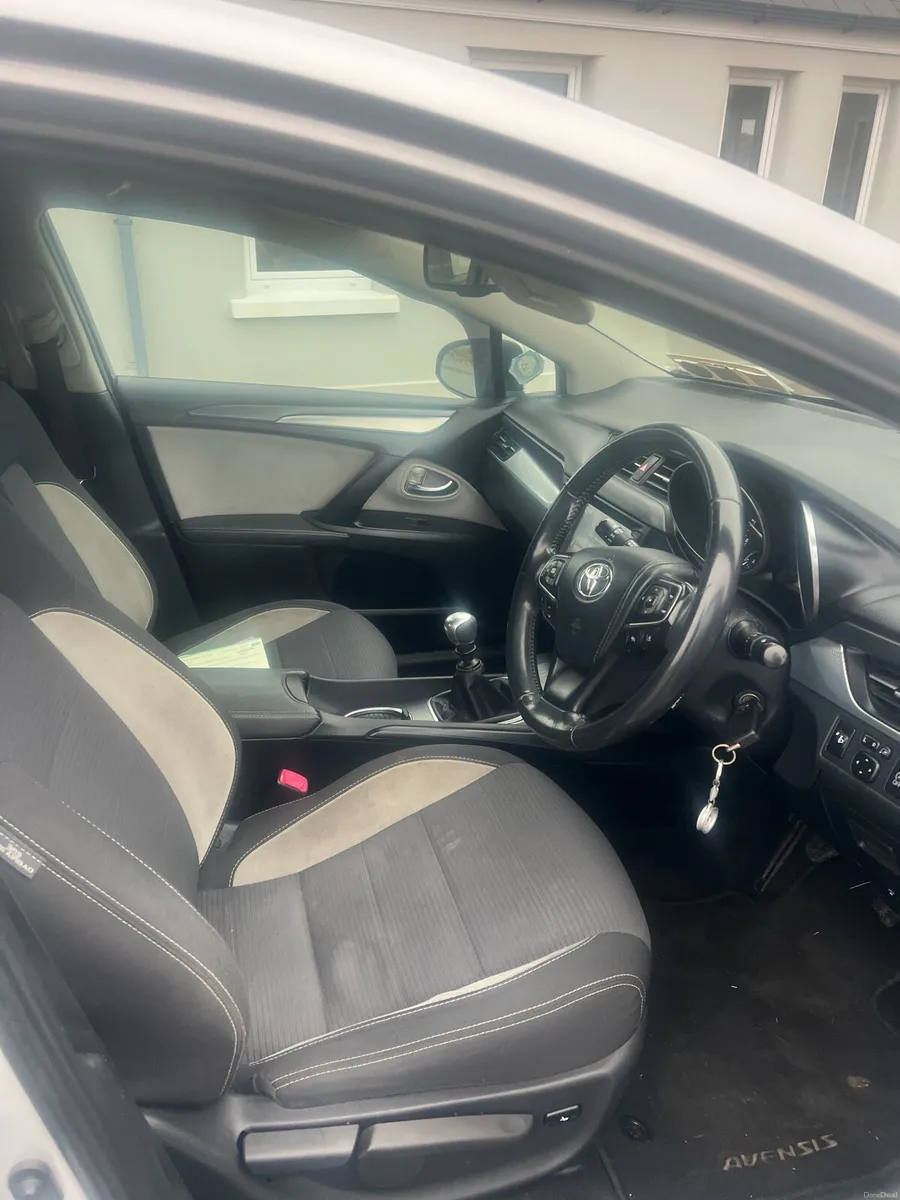 2018 Toyota avensis 1.6 D business edition - Image 4