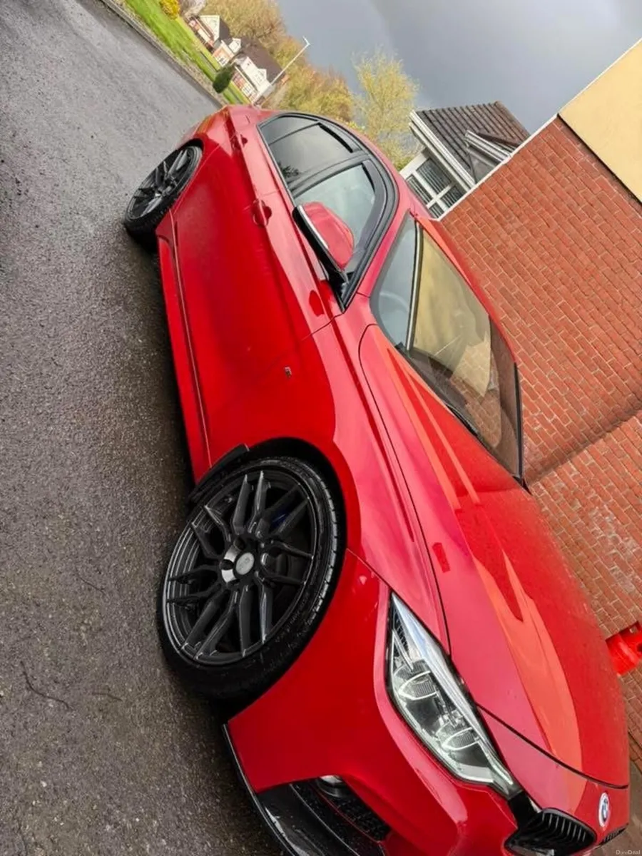 BMW 3-Series 2017 - Image 2