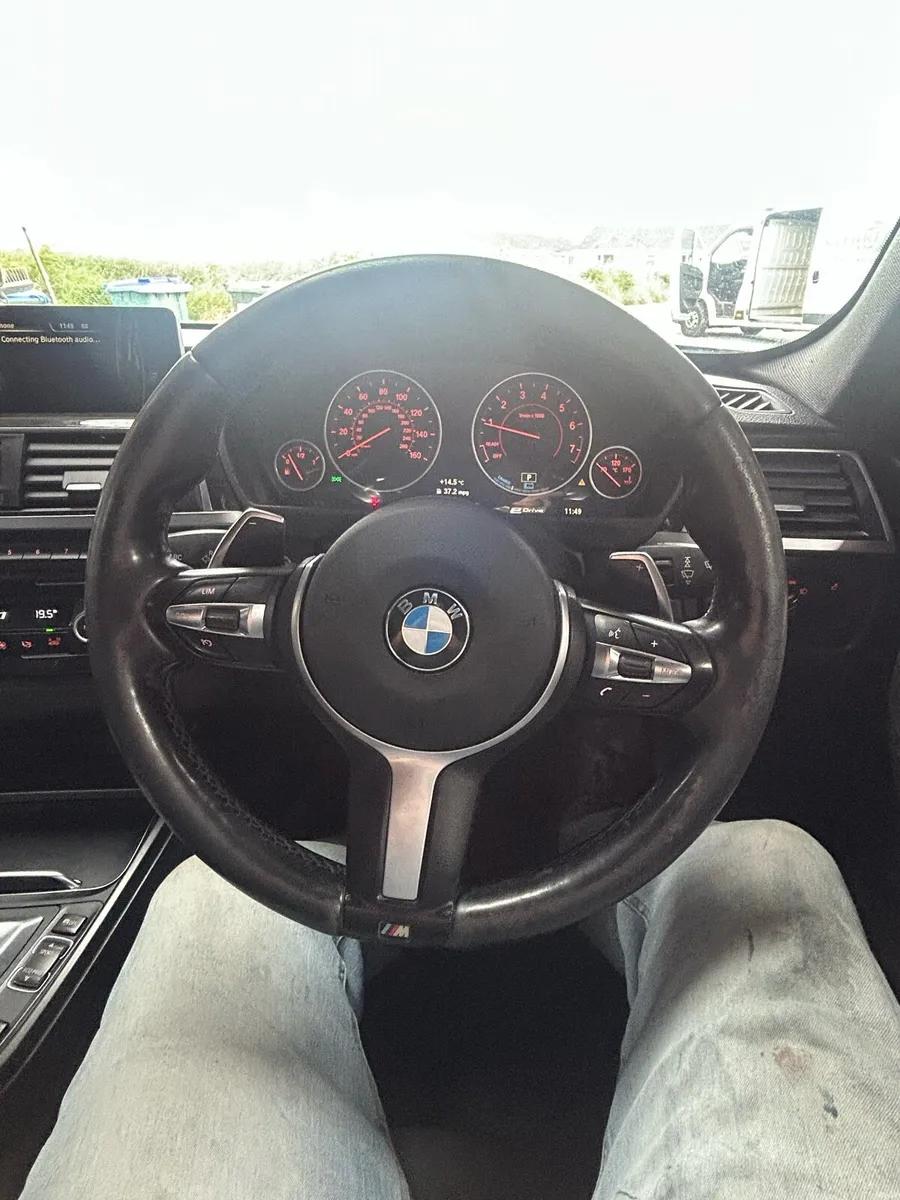 BMW 330e - Image 4