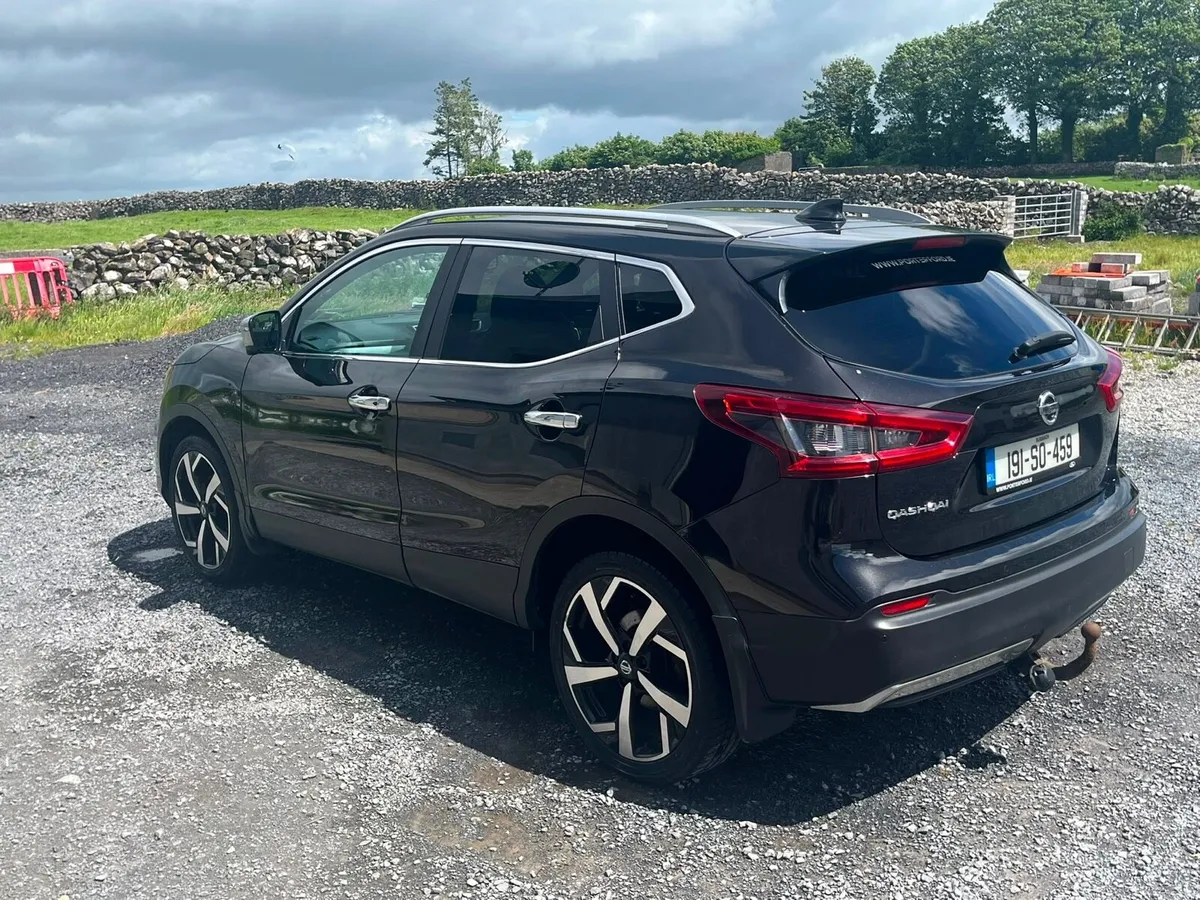 2019 Nissan Qashqai Tekna 1.5DCI *High Spec* - Image 3