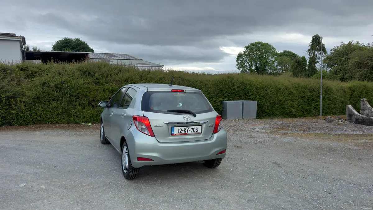 Toyota Yaris 2012 1.0 VVTI - Image 2