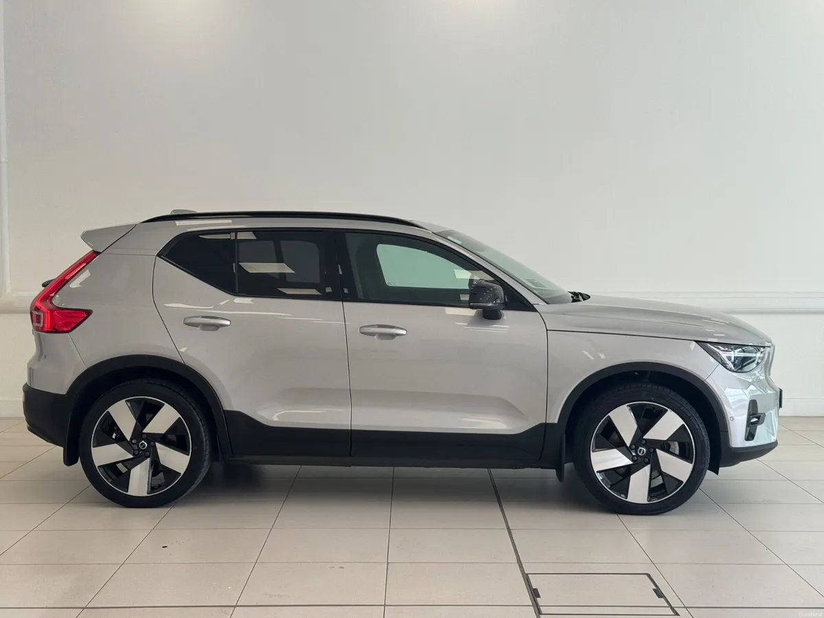 Volvo XC40 2023 - Image 3