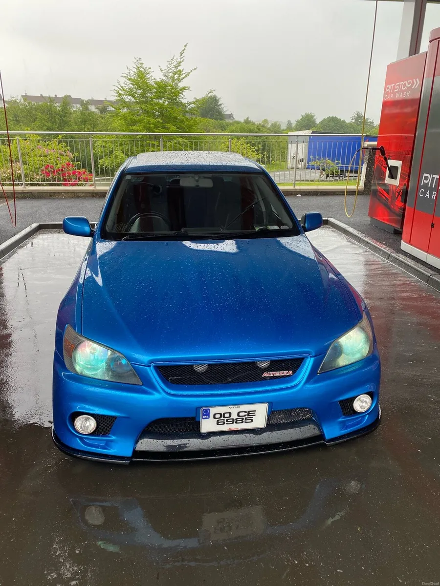 Toyota Altezza - Image 2