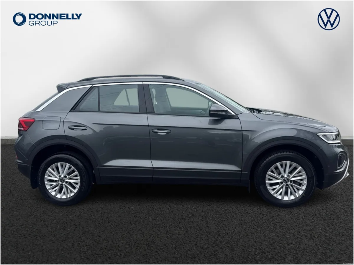 Volkswagen T-roc Hatchback Life - Image 4