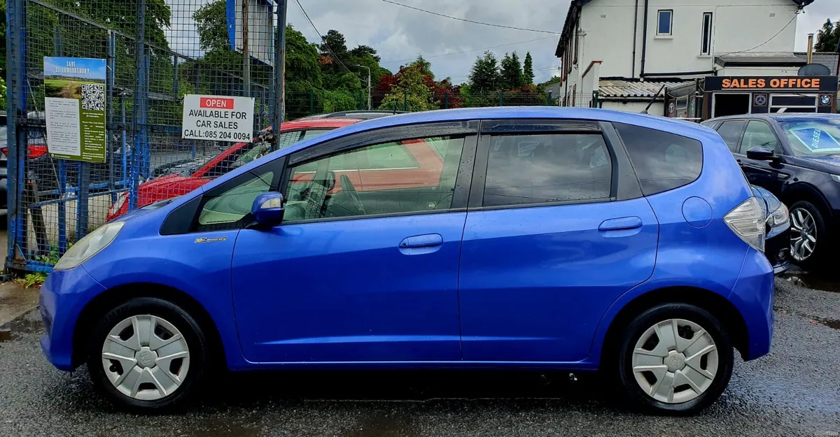 2012 Honda Fit AUTOMATIC Hybrid - Image 2