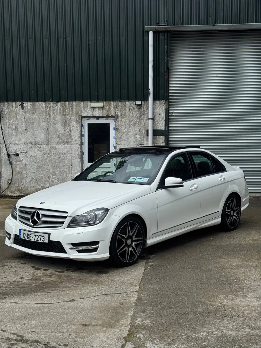 Mercedes-Benz C-Class 2012 AMG Premium Plus - Image 4